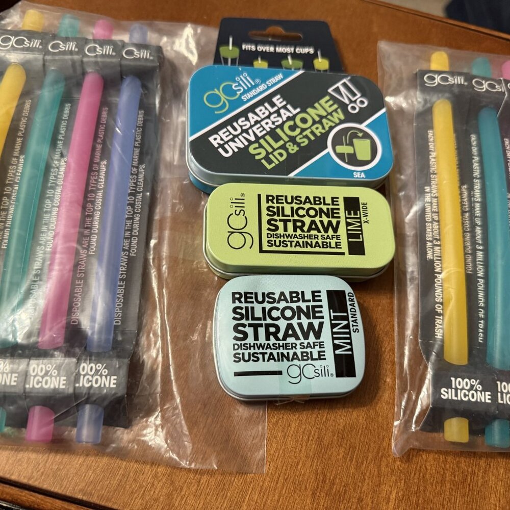 goSili reusable silicone straws and cup lid bundle